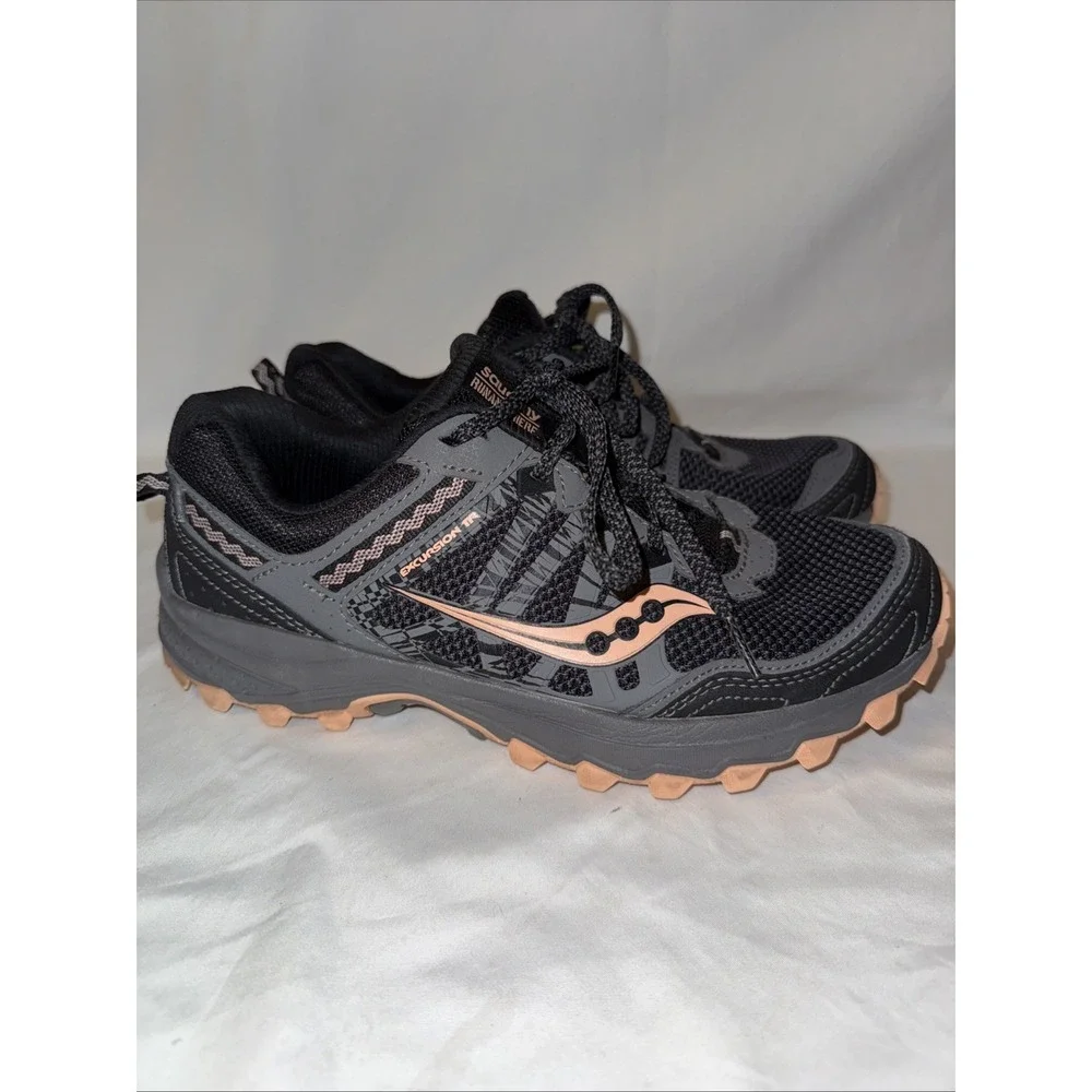 Saucony Womens Excursion TR12 S10451-2 Gray Running Shoes Sneakers Size 9.5